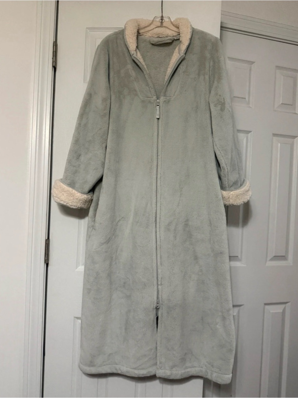 L.L.Bean Women's Wicked Plush Full-Zip Robe Size US L.
